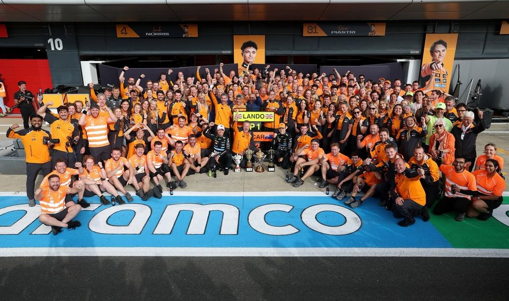 images-mgl-2wBNMBK0-s1000-lando-norris-mclaren-oscar-pia