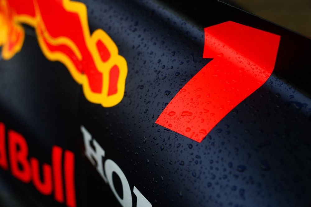 images-mgl-2eAKwv32-s1000-max-verstappen-red-bull-racing