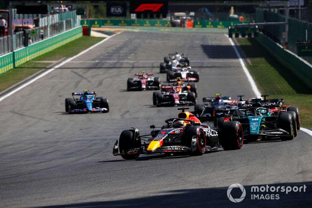 images-mgl-2jXrv9M6-s1000-max-verstappen-red-bull-racing-1