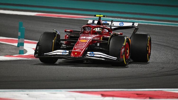 images-mgl-YpbPVjA0-s1000-lewis-hamilton-ferrari