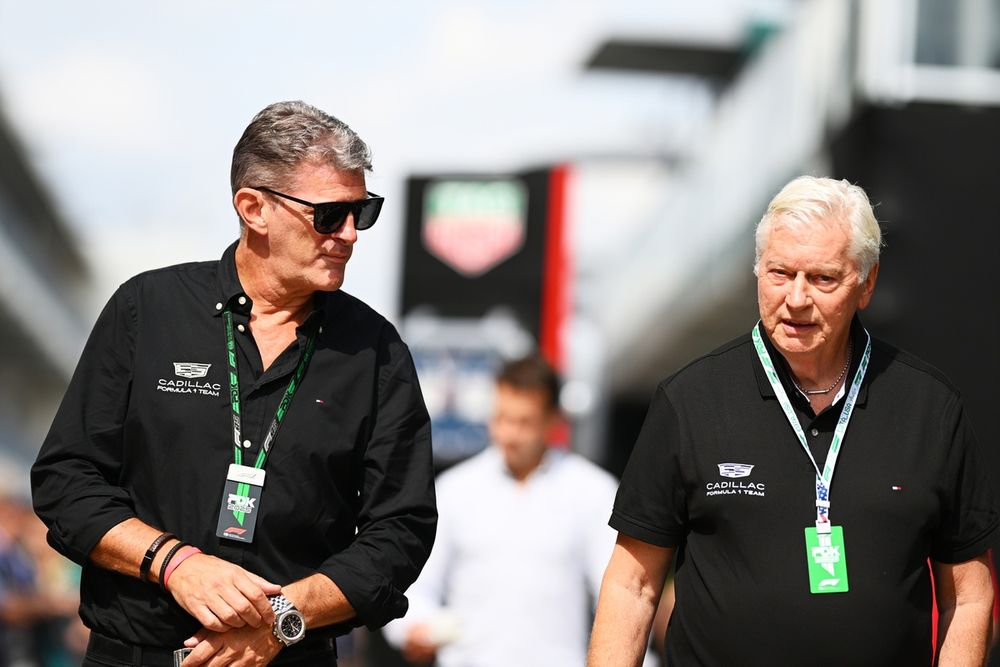 images-mgl-YpNRMlX0-s1000-graeme-lowdon-team-principal-o