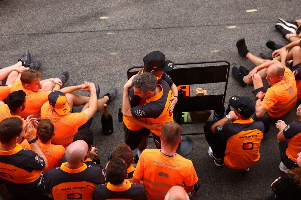 images-mgl-0rGXLdm2-s1000-oscar-piastri-mclaren-andrea-s