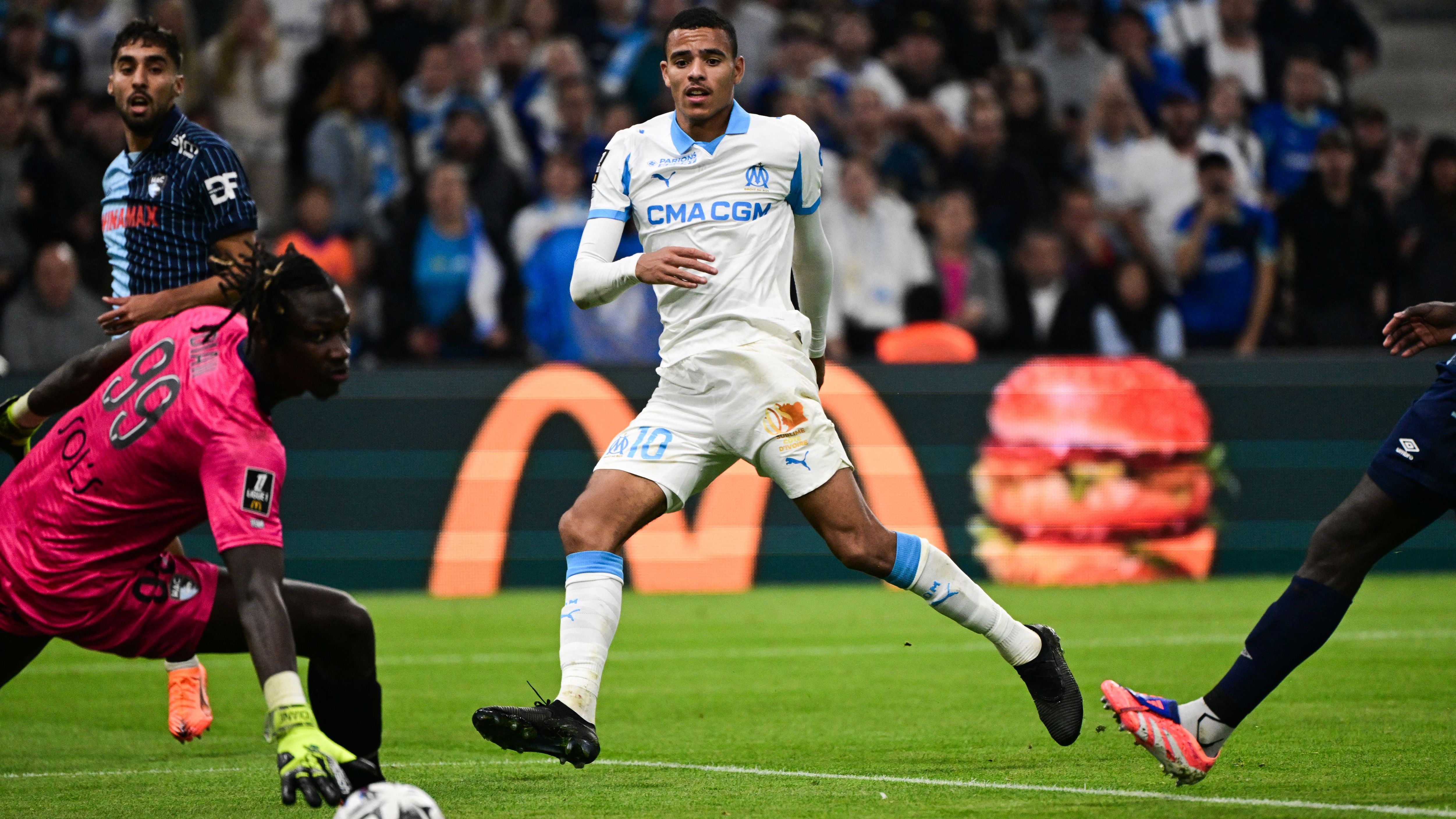 images-v3-getty-2241530845-crop-MM5DKMBQGQ5DEOBRGU5G433XMU5DAORSGYYQ====-GettyImages-2241530845