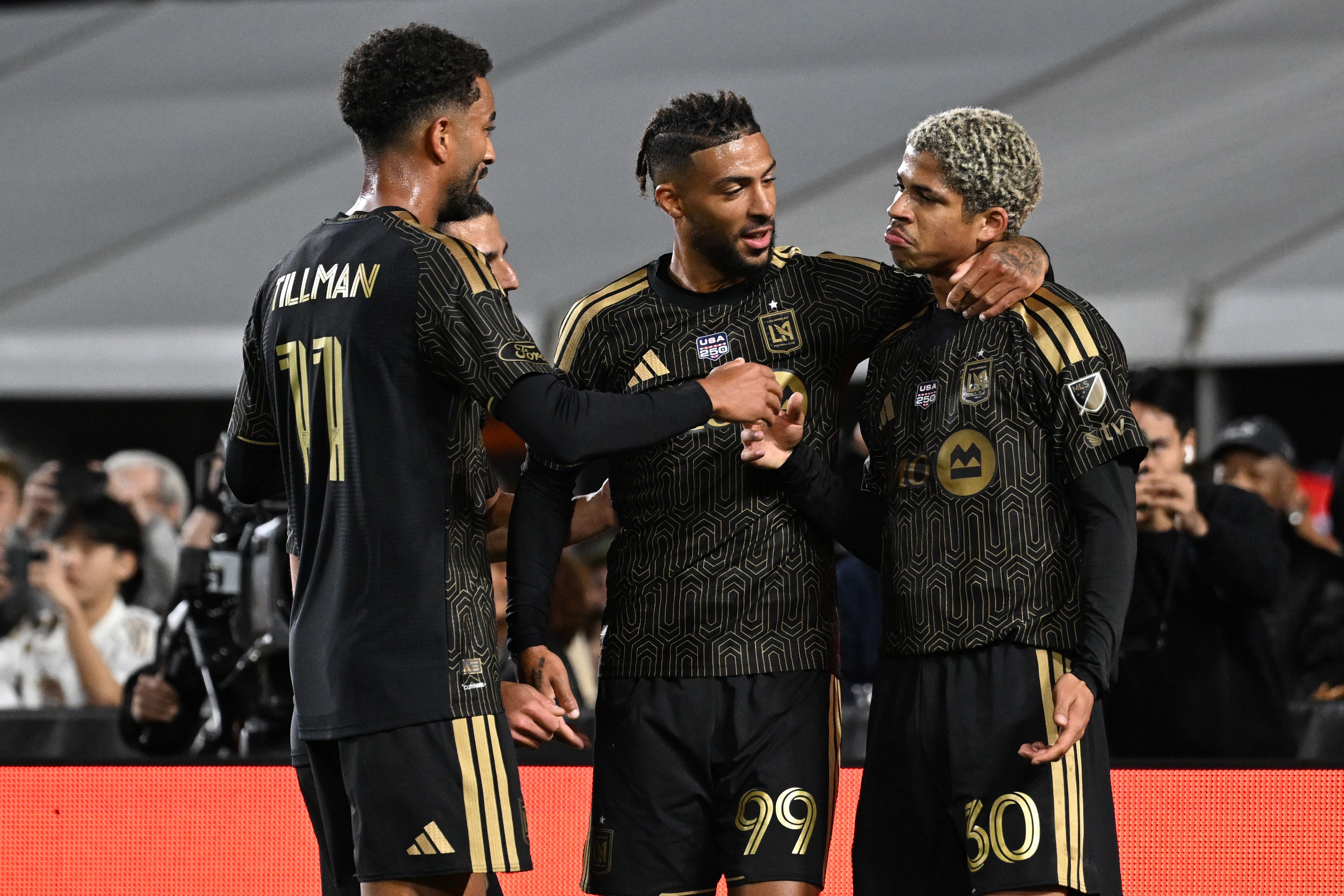 images-v3-blt13a6a3cd66e0c26a-GettyImages-2262888870