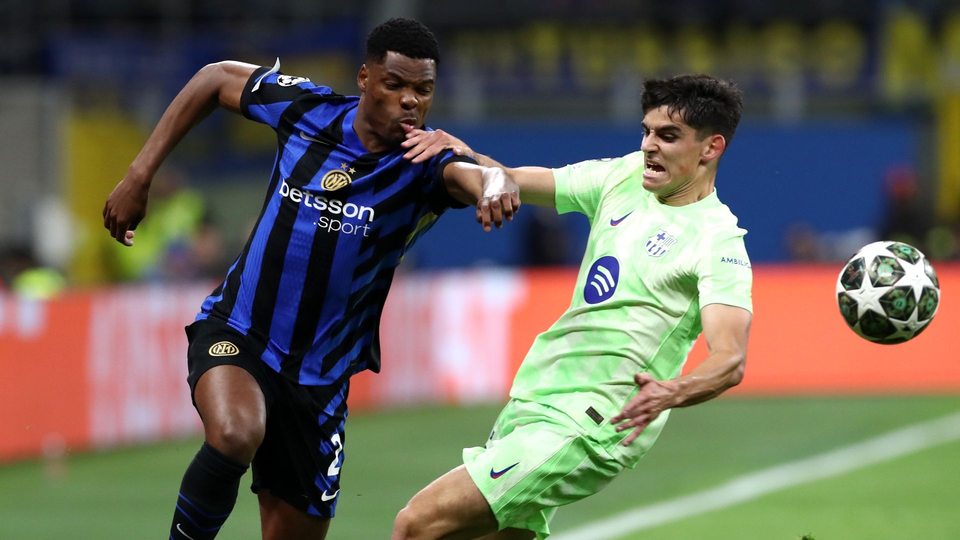 images-v3-bltdd4c5b0efc7bb015-crop-MM5DCOJSGA5DCMBYGA5G433XMU5DAORR-Dumfries%20Martin