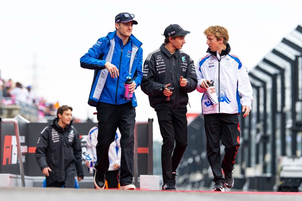 images-mgl-YKEDdQO0-s1000-liam-lawson-racing-bulls-team-