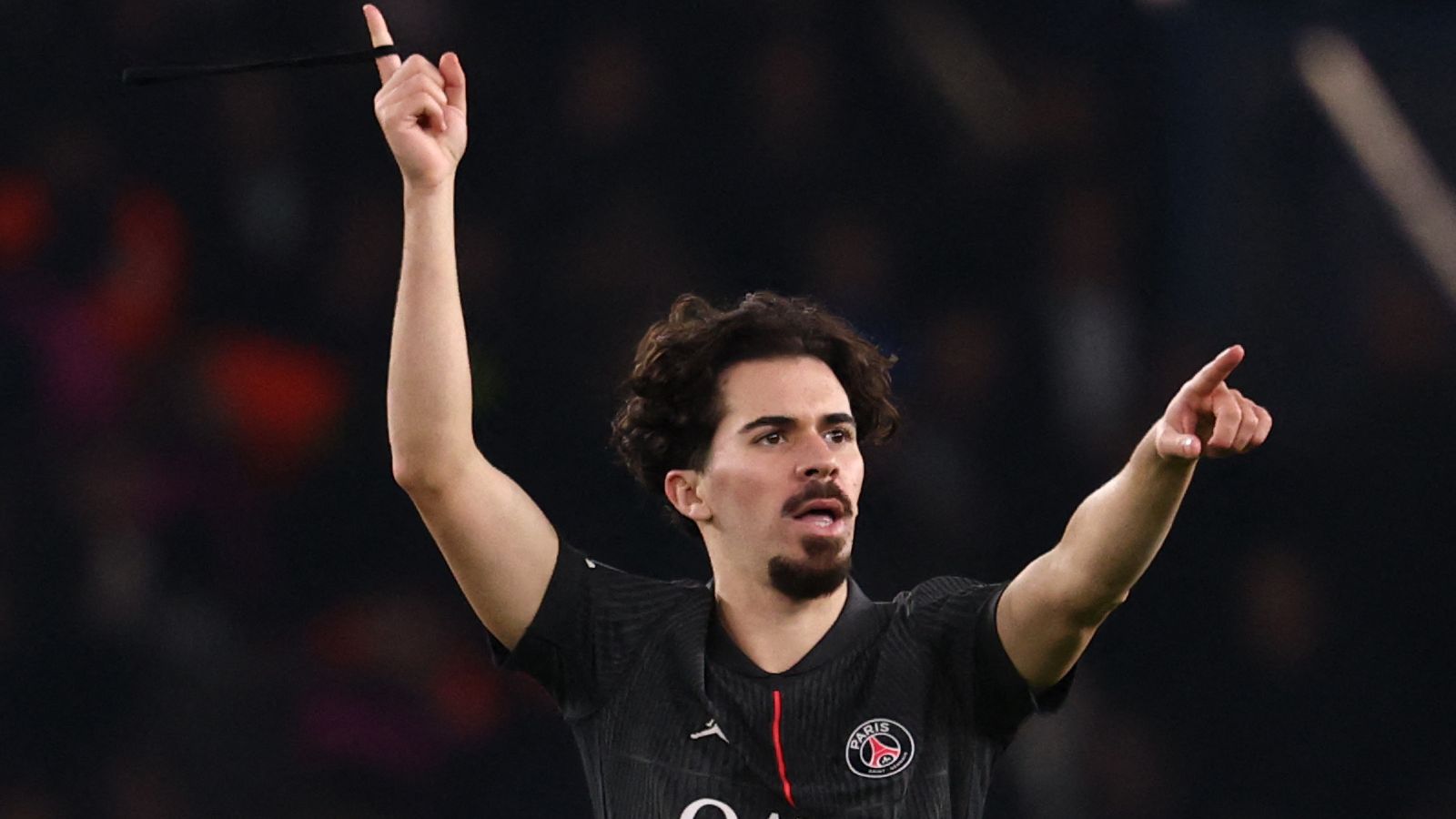 images-v3-getty-2248007398-crop-MM5DCNRQGA5DSMBQHJXG653FHIYTCMR2GYYQ====-GettyImages-2248007398