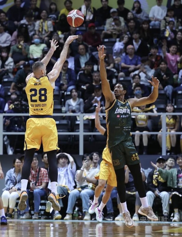 www-WebPhotos-800-20251026-787x1024_wmky_0_C20251026000138