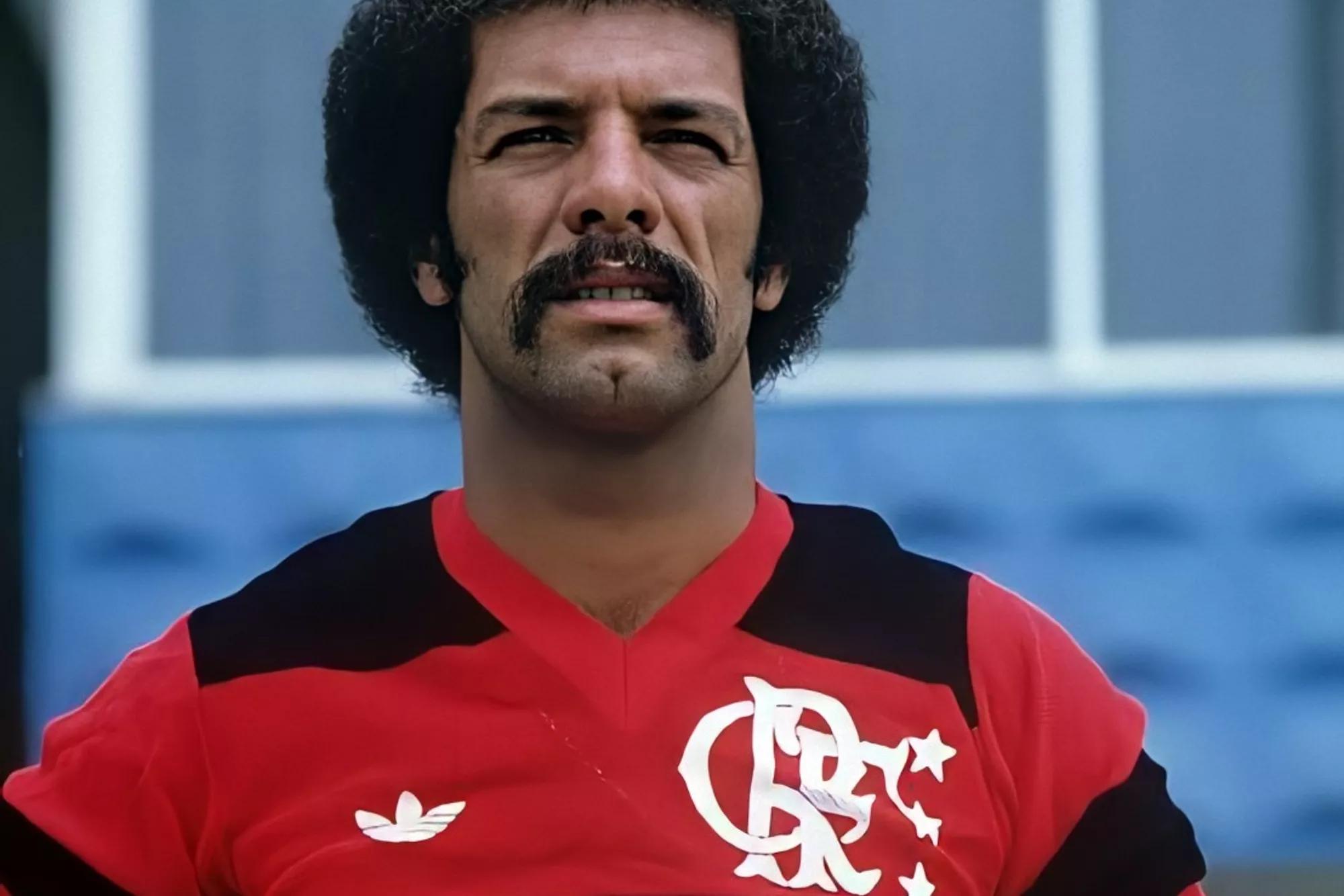 transform-927efa92-8618-43d1-b568-6f381202a47d-Junior-Flamengo-legend-in-the-1980s