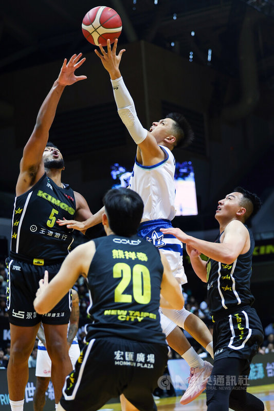 www-WebPhotos-800-20251109-682x1024_wmky_0_C20251109000104