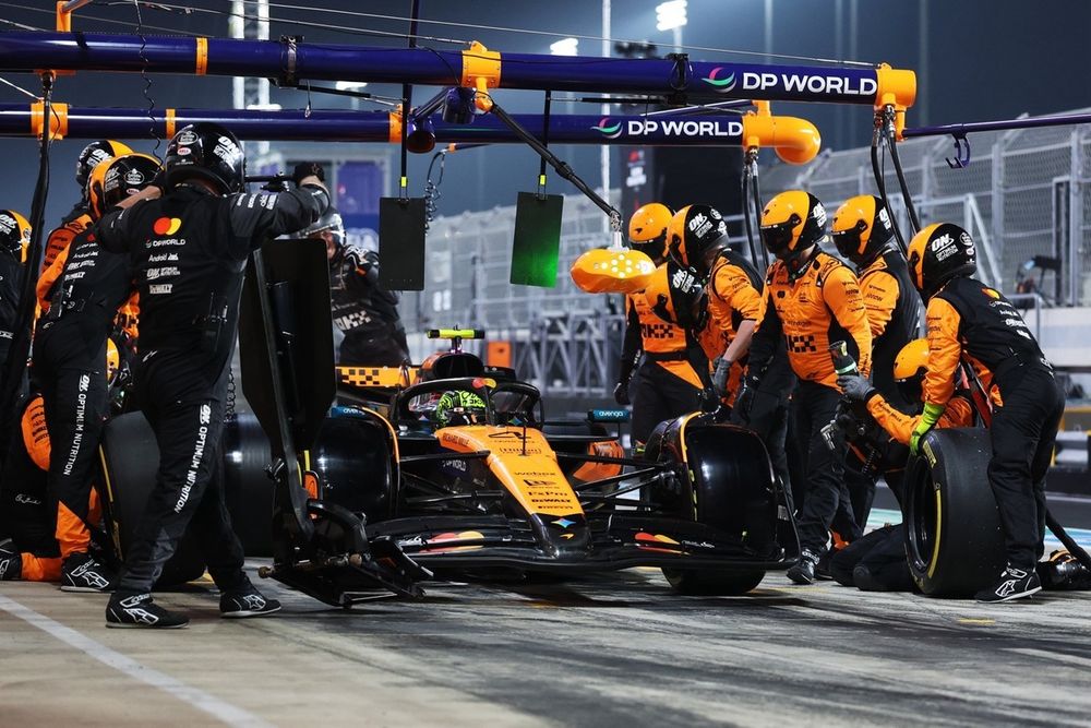 images-mgl-YBVoVDWY-s1000-lando-norris-mclaren