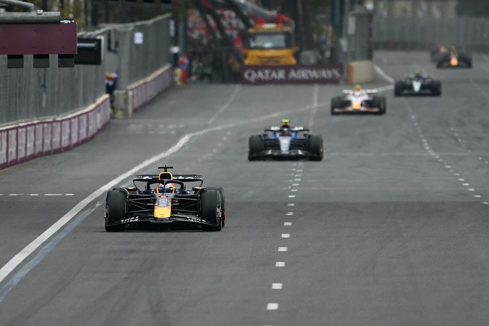 images-mgl-6D1yPex0-s1000-max-verstappen-red-bull-racing