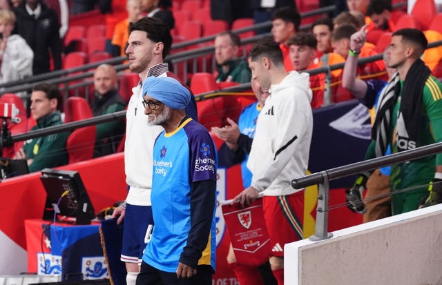 v2-image-production-3fd0229d9a6945a737d73fa81116334bY29udGVudHNlYXJjaGFwaSwxNzYwMTMxNzQ2-2.81947063