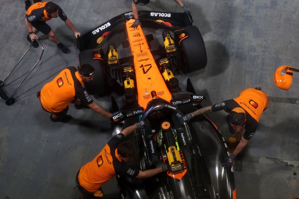 images-mgl-YpNREXM0-s1000-lando-norris-mclaren