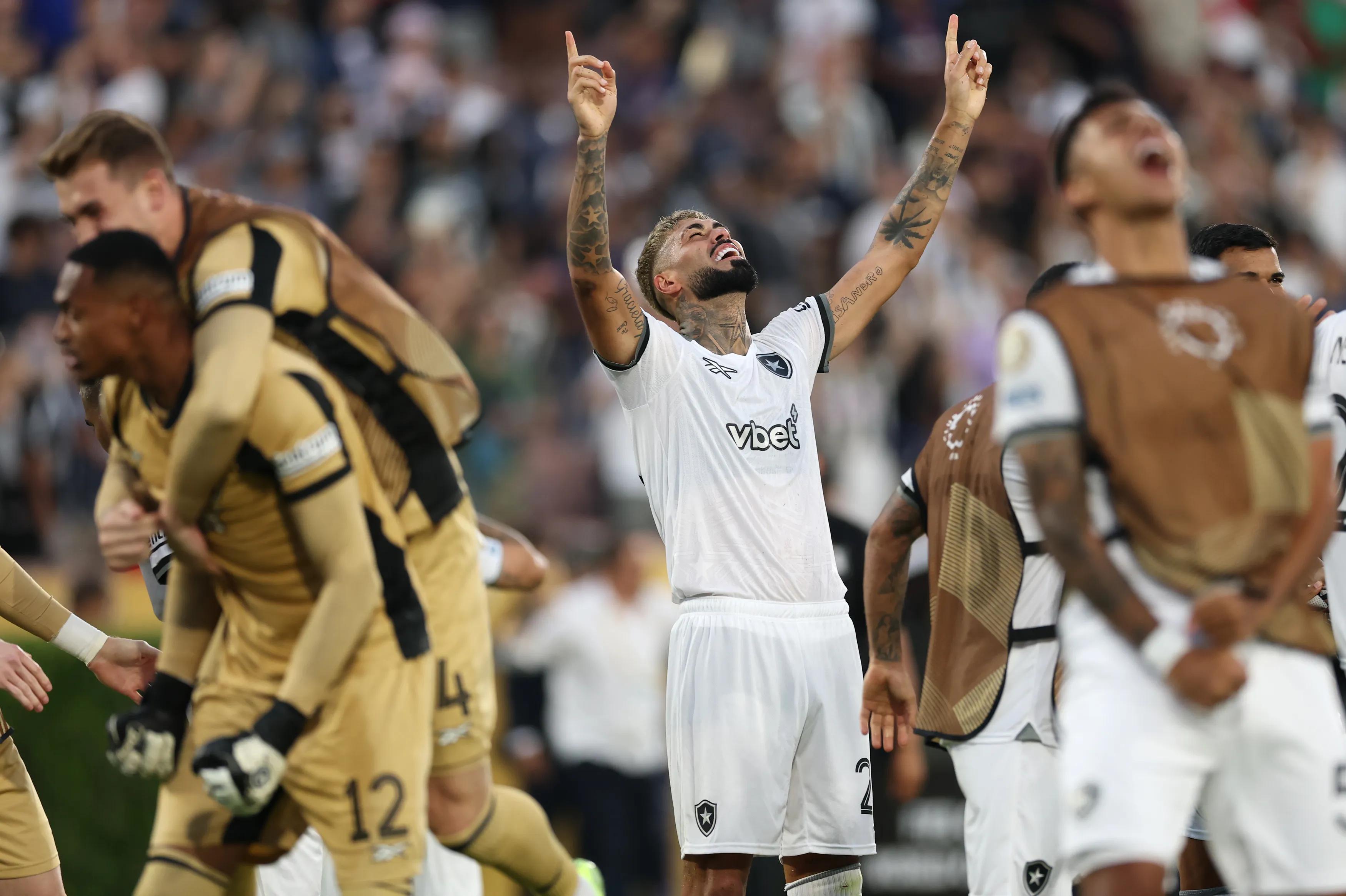 transform-2deea9bd-64b7-4321-9f59-27d0d1064b3c-Barboza-celebrates-during-the-Club-World-Cup