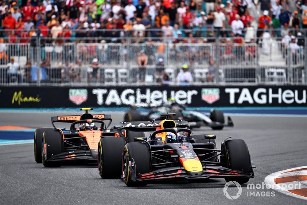 images-mgl-0RrQ53A0-s1000-lando-norris-mclaren-max-verst