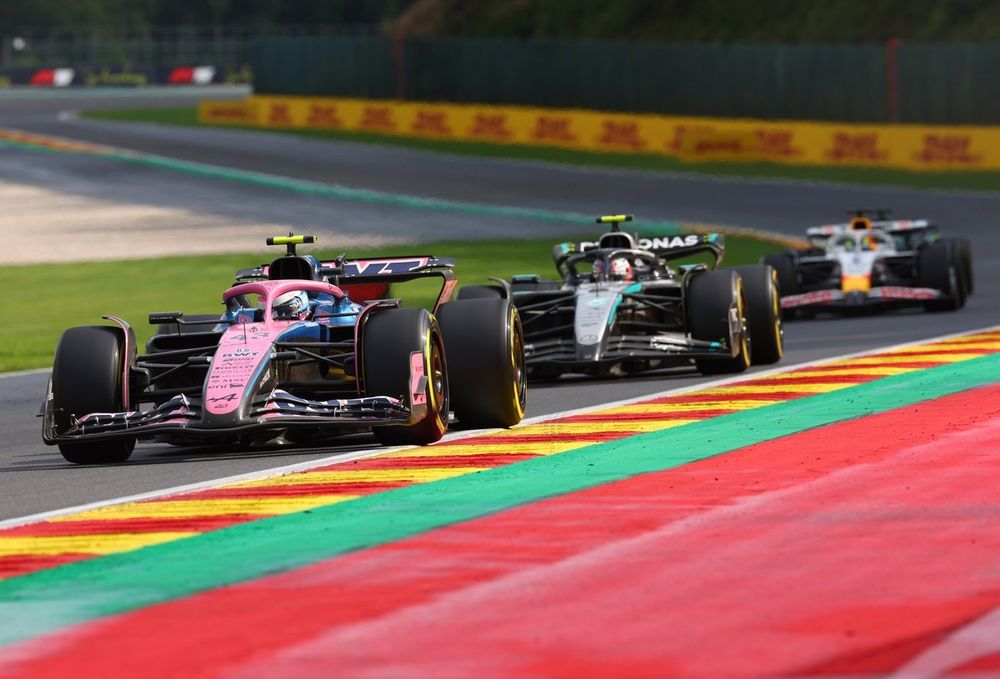 images-mgl-YXRE7nN0-s1000-isack-hadjar-racing-bulls-team