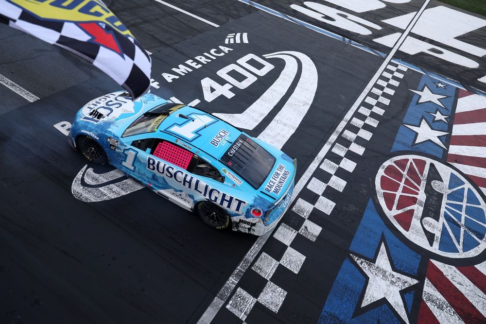 images-mgl-68yqroV0-s1000-ross-chastain-trackhouse-racin