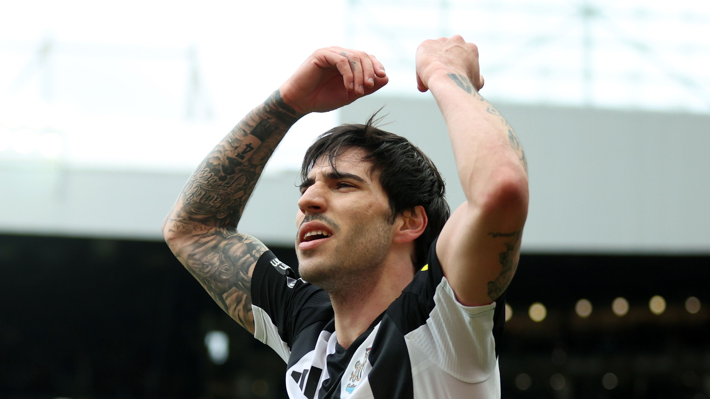 images-v3-getty-2210098736-crop-MM5DEOJUGM5DCNRVGU5G433XMU5DAORRGU2A====-GettyImages-2210098736