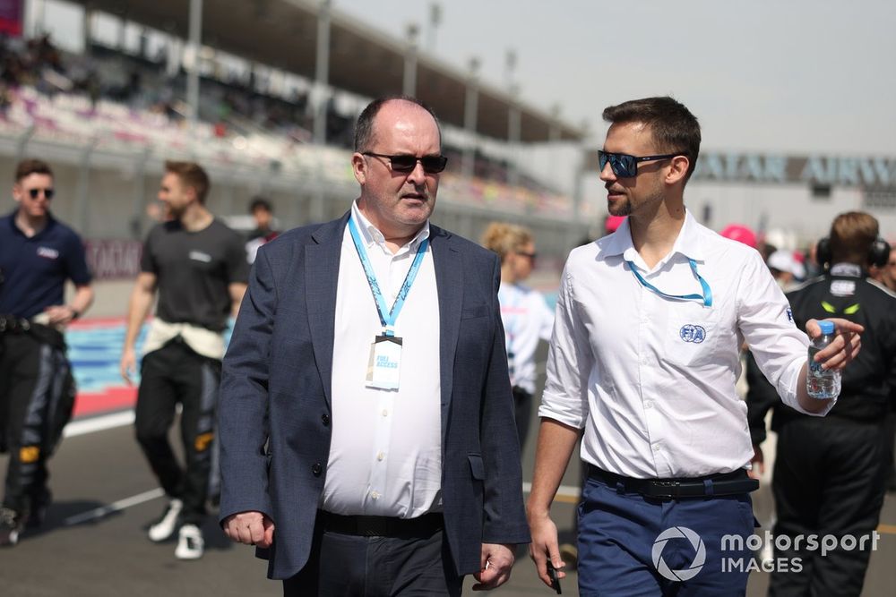 images-mgl-6zQej8lY-s1000-robert-reid-fia