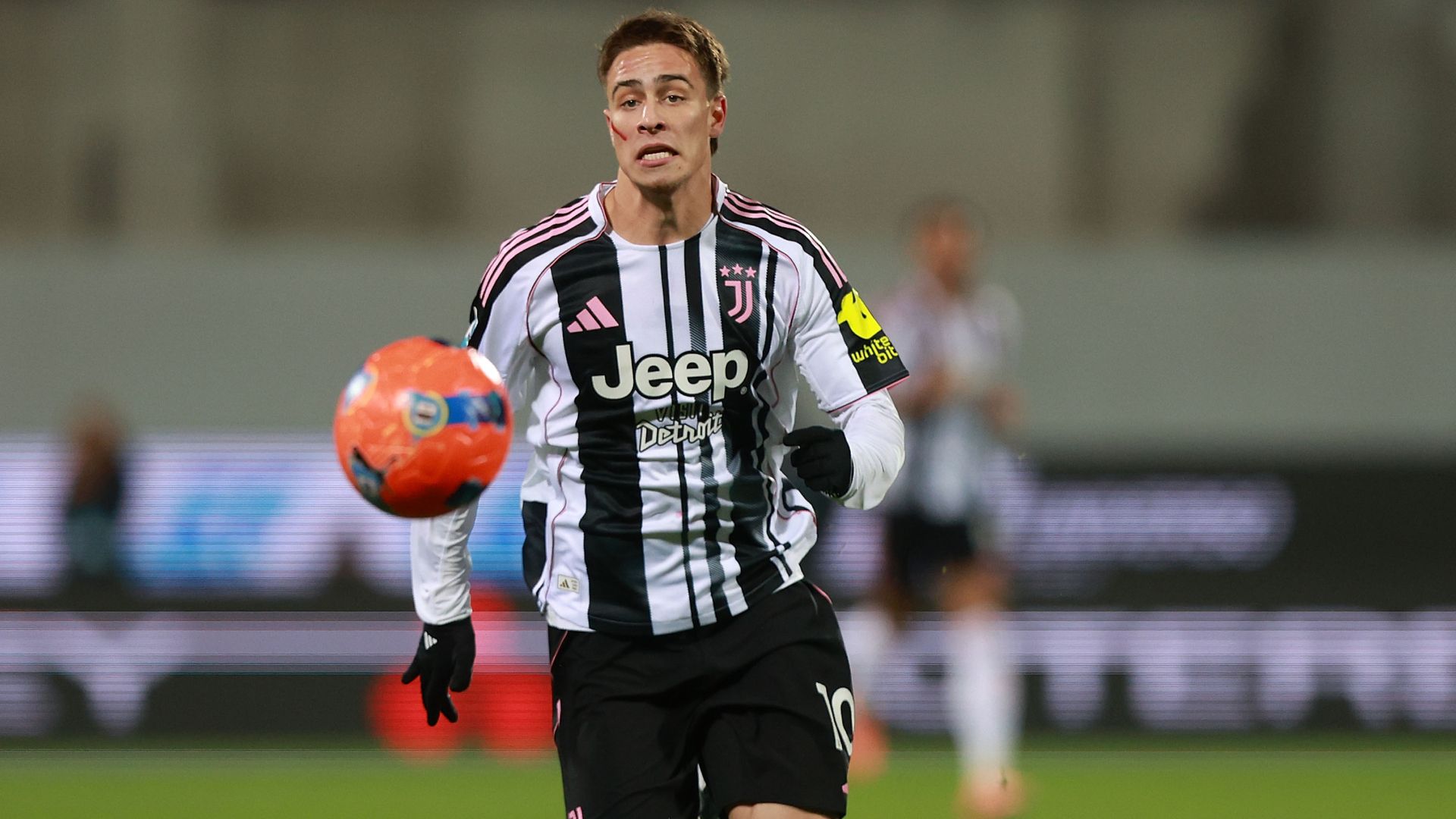 images-v3-blt30a255f718119f26-GettyImages-2247366360(1)