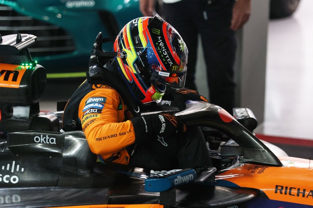 images-mgl-YEQRa8KY-s1000-oscar-piastri-mclaren