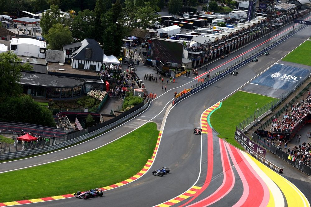 images-mgl-6n9ZagMY-s1000-lewis-hamilton-ferrari-carlos-