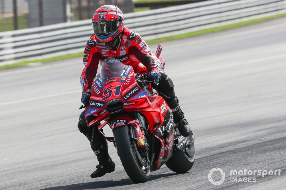 images-mgl-0rGBEXO2-s1000-michele-pirro-ducati-team