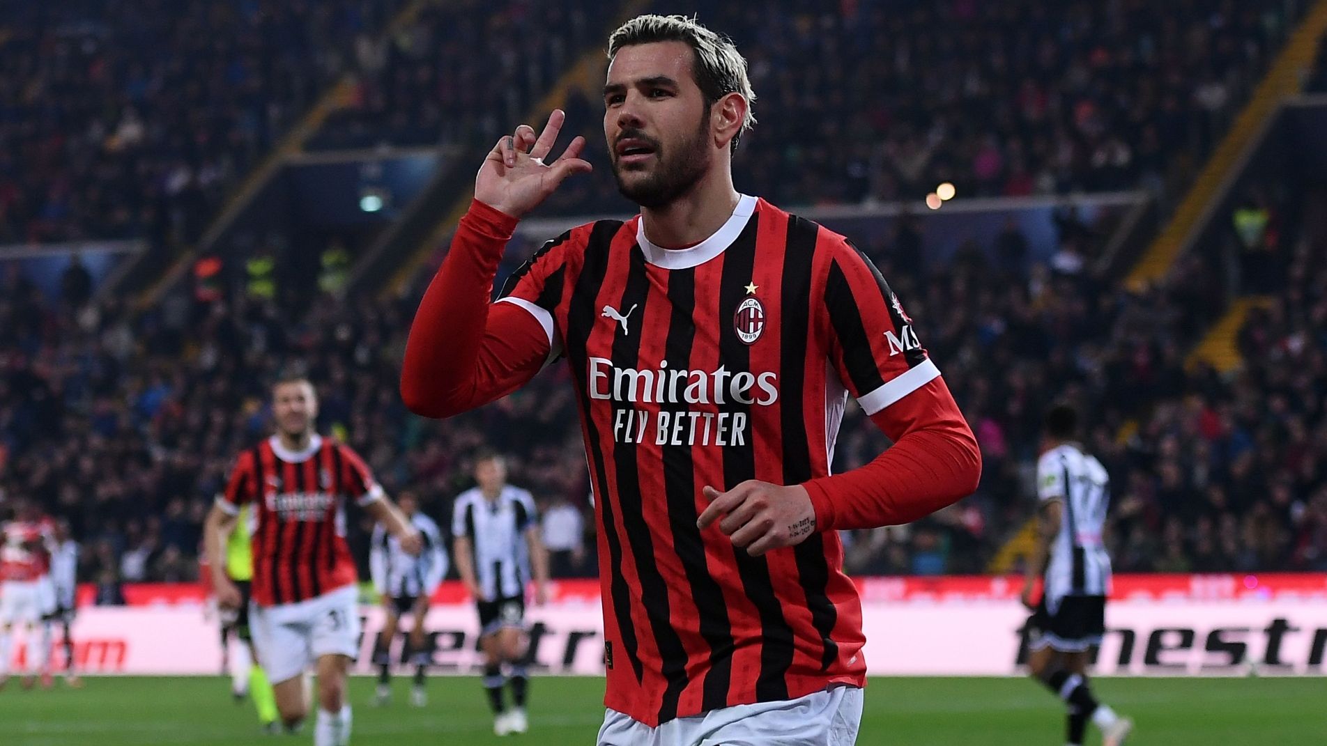 images-v3-blt170450c45000f51c-crop-MM5DCOJQGQ5DCMBXGE5G433XMU5DAORZ-Theo%20Hernandez%20Milan%202025