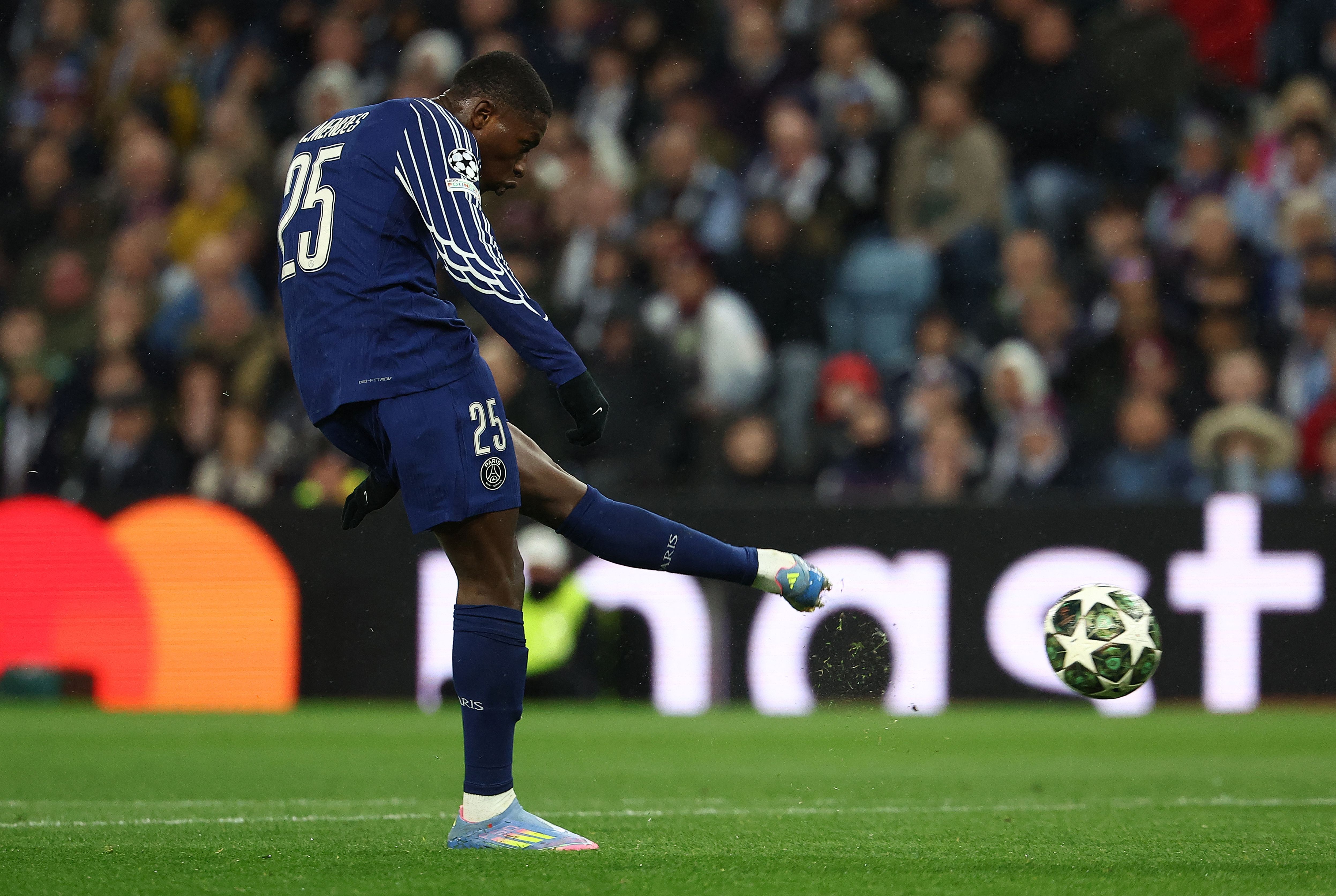 images-v3-getty-2209868061-GettyImages-2209868061