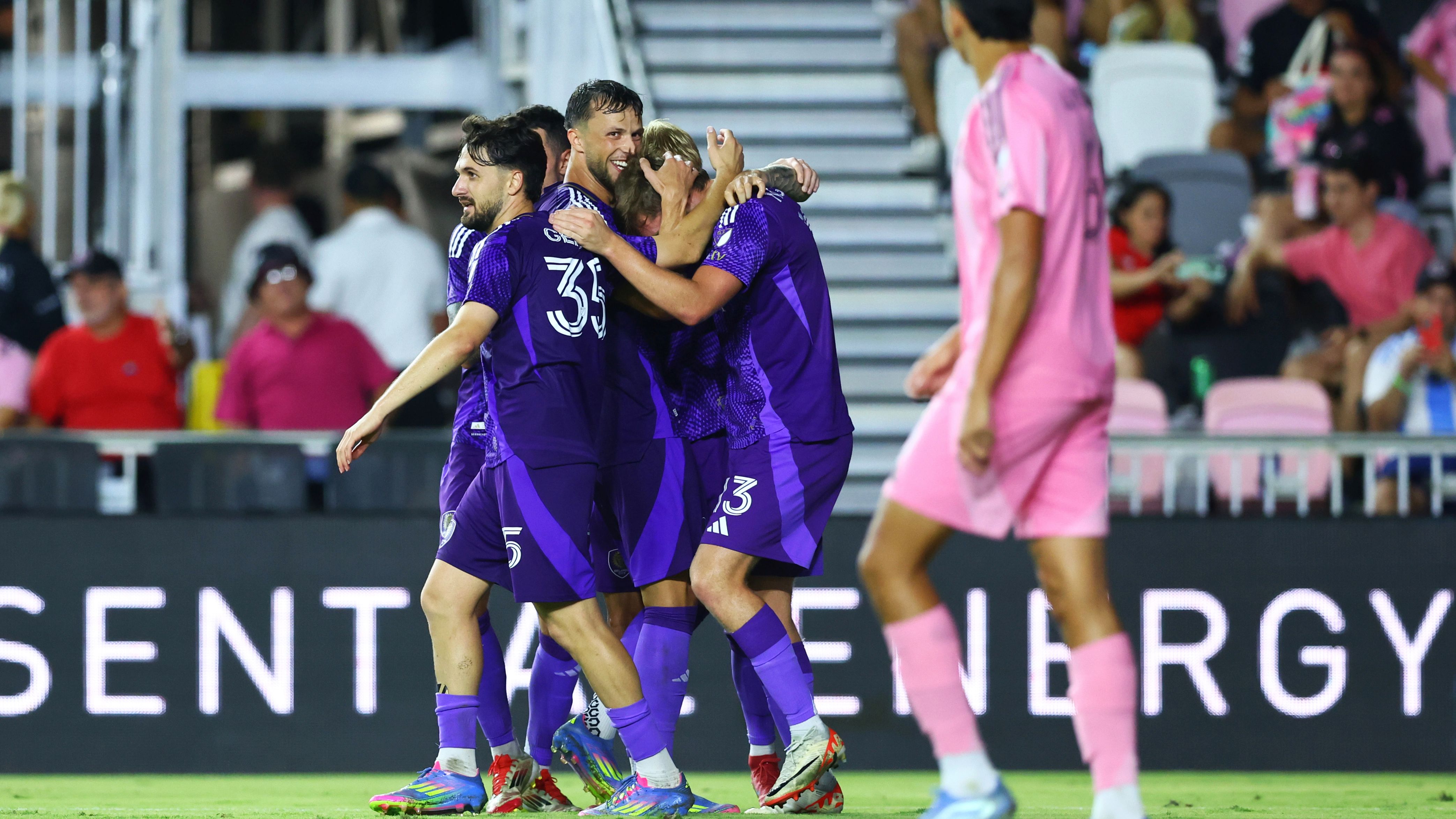 images-v3-getty-2215804028-crop-MM5DIMJXGI5DEMZUG45G433XMU5DAORSGE4A====-GettyImages-2215804028