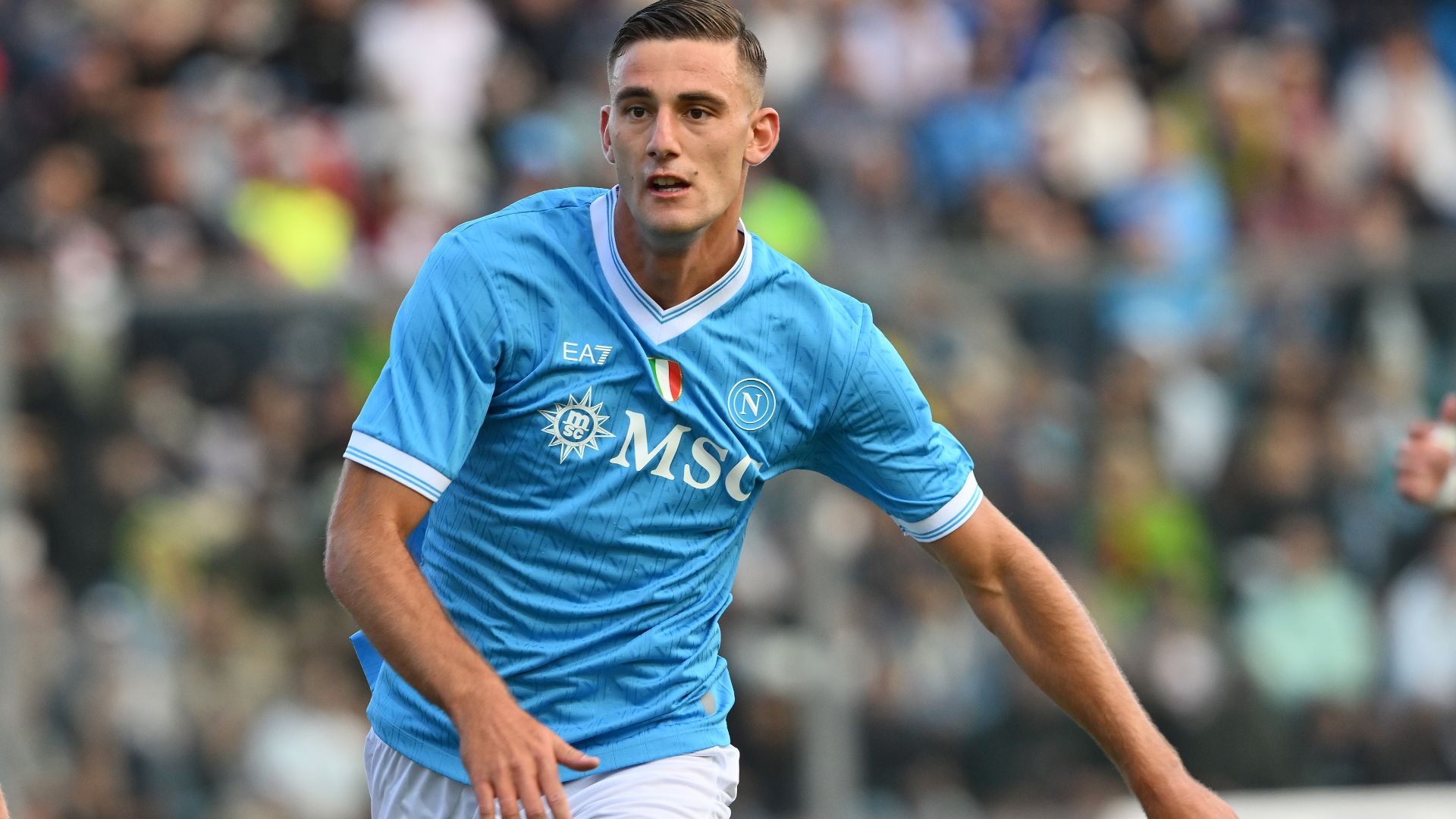 images-v3-blt70c3947e45b802d2-Lucca%20Napoli%20prima%20maglia