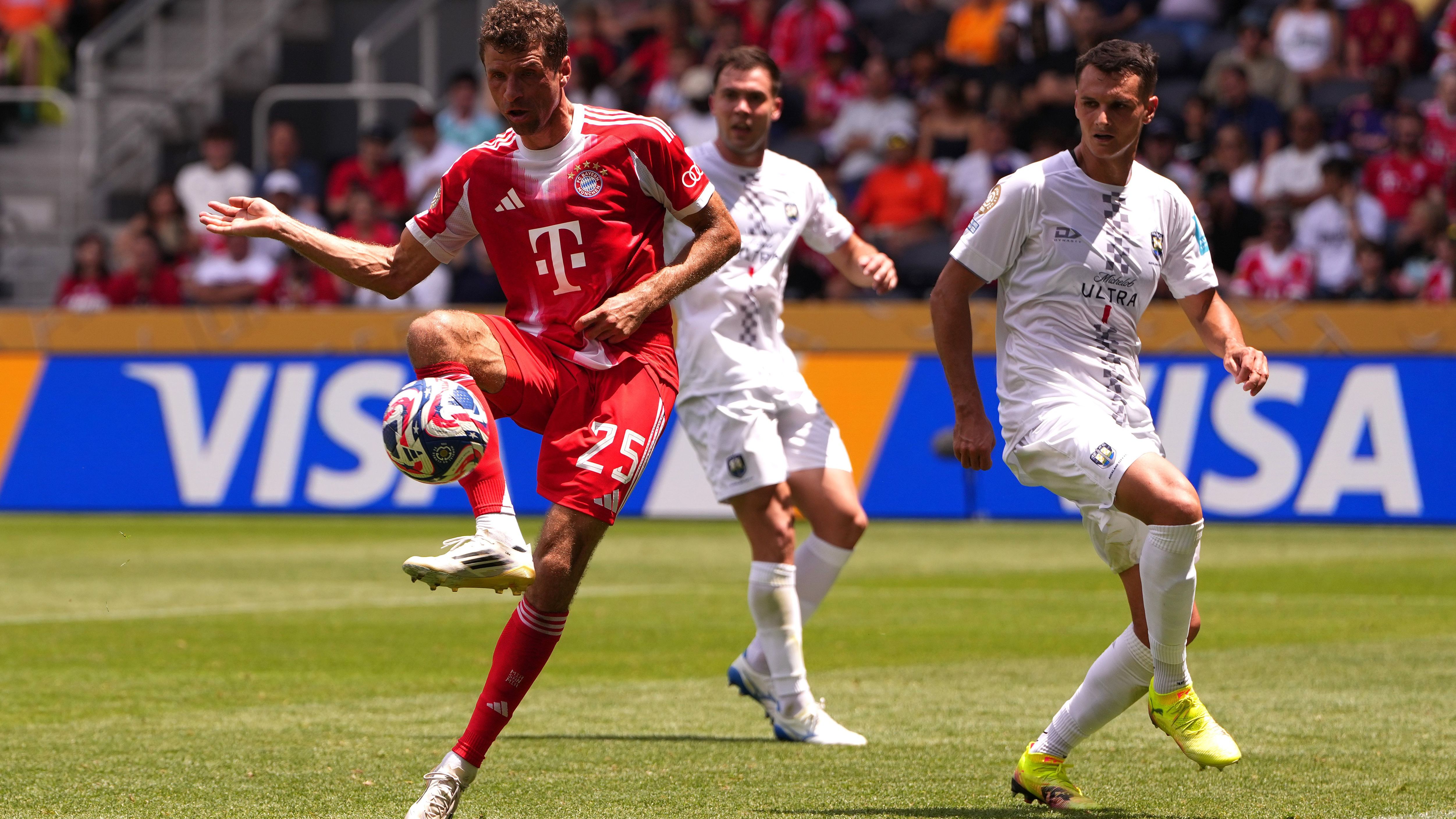 images-v3-getty-2220274543-crop-MM5DKMBQGQ5DEOBRGU5G433XMU5DAORSGYYQ====-GettyImages-2220274543