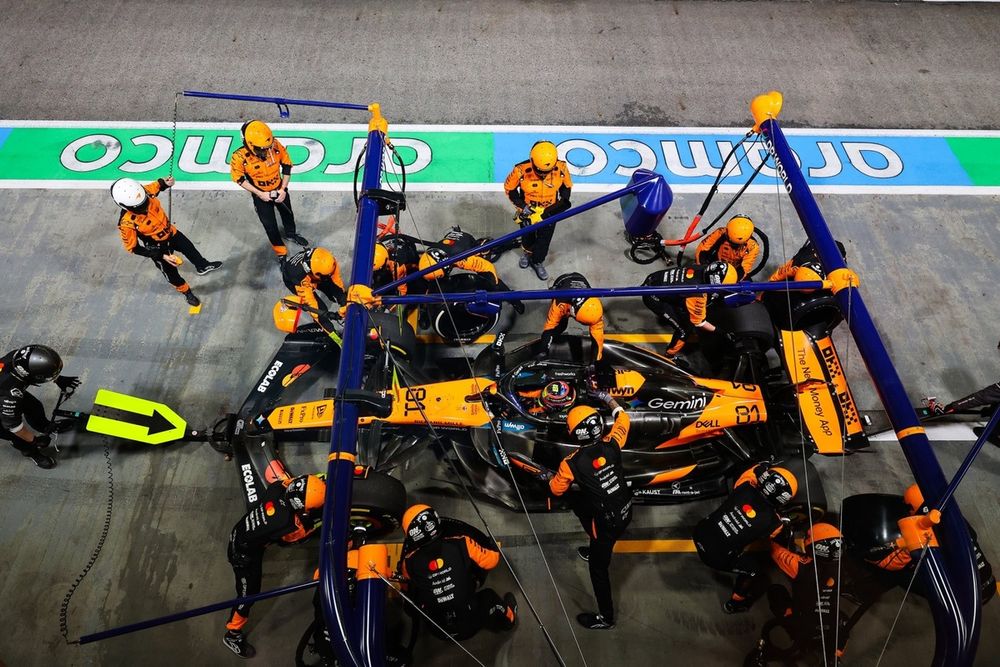 images-mgl-254MNMl0-s1000-oscar-piastri-mclaren