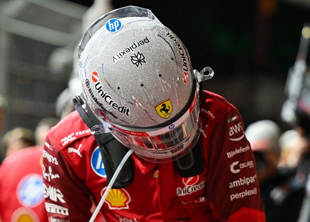 images-mgl-6zoJQ470-s1000-lewis-hamilton-ferrari