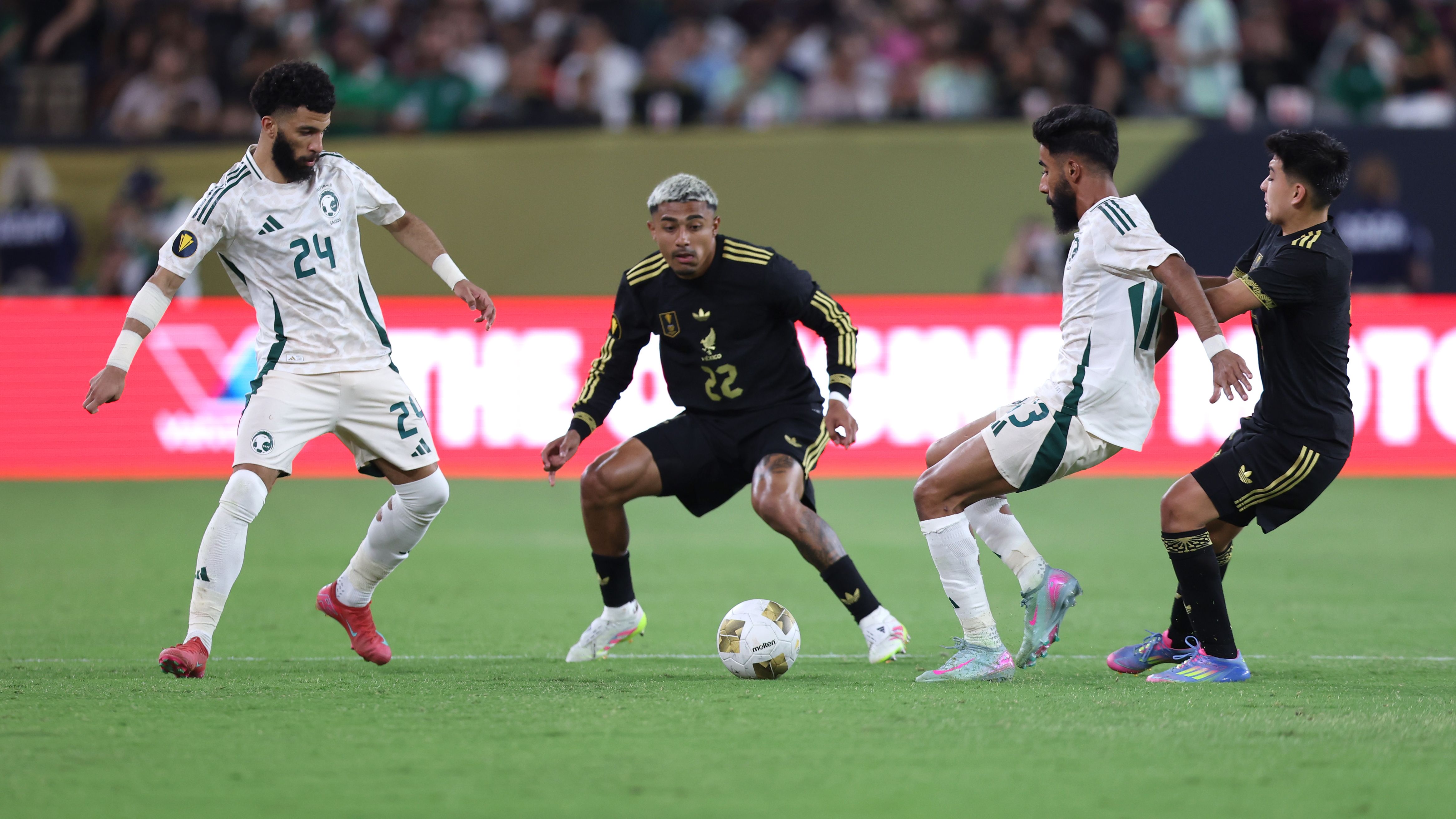 images-v3-getty-2221944295-crop-MM5DINRWGU5DENRSGQ5G433XMU5DAORSGQZQ====-GettyImages-2221944295