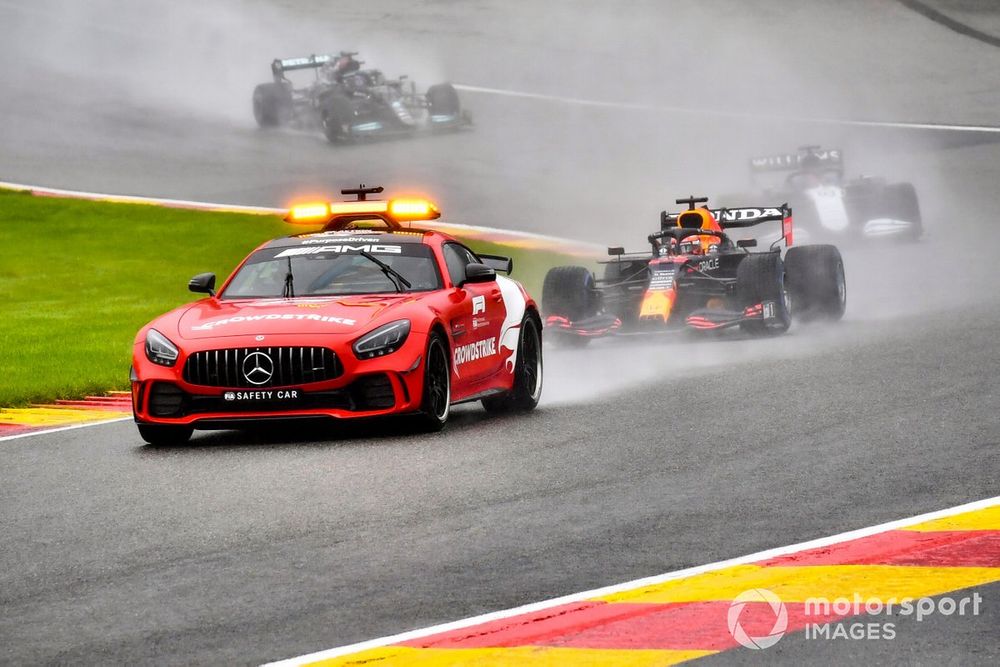 images-mgl-2y398D96-s1000-belgiangp-safetycar-maxverstap-1