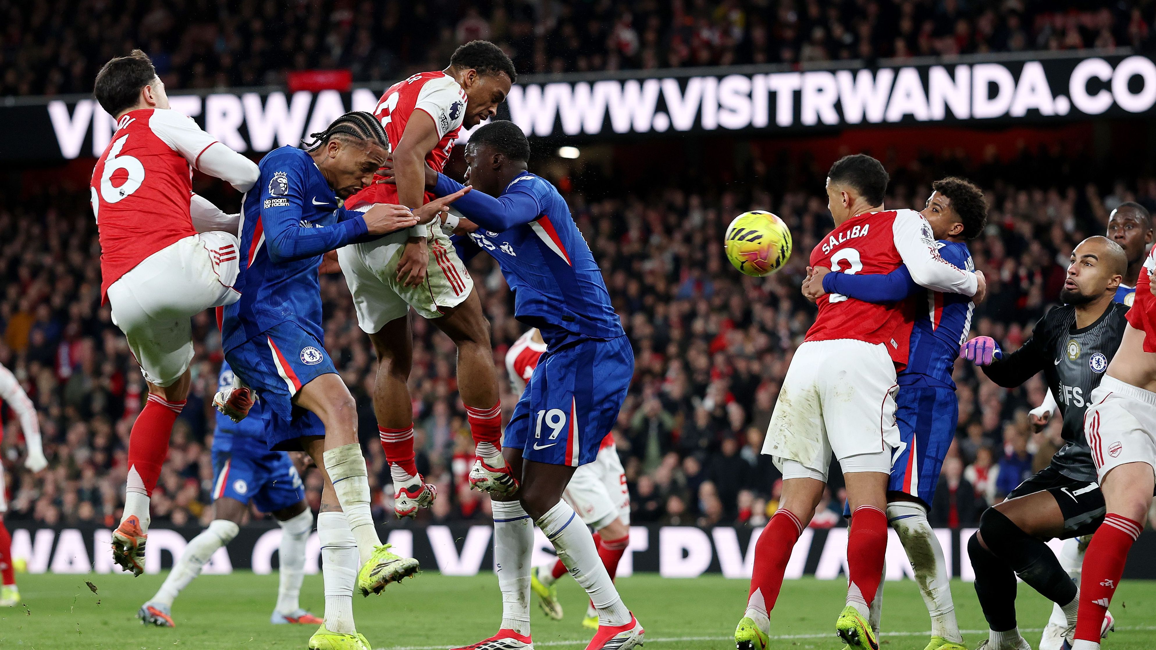 images-v3-getty-2264235959-crop-MM5DGOJXGQ5DEMRTGY5G433XMU5DKMZYHI3TCMQ=-GettyImages-2264235959