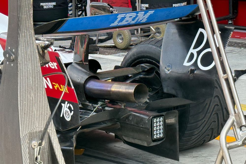 images-mgl-6b7dnWB0-s1000-dettaglio-ferrari-sf-25