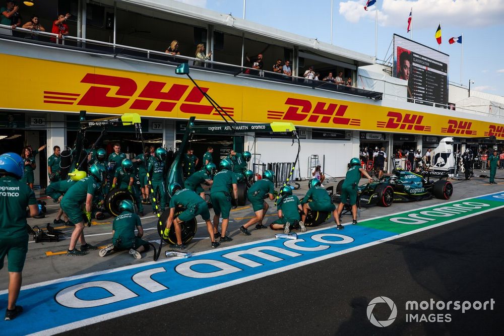 images-mgl-0JBPpyO0-s1000-sebastian-vettel-aston-martin--1