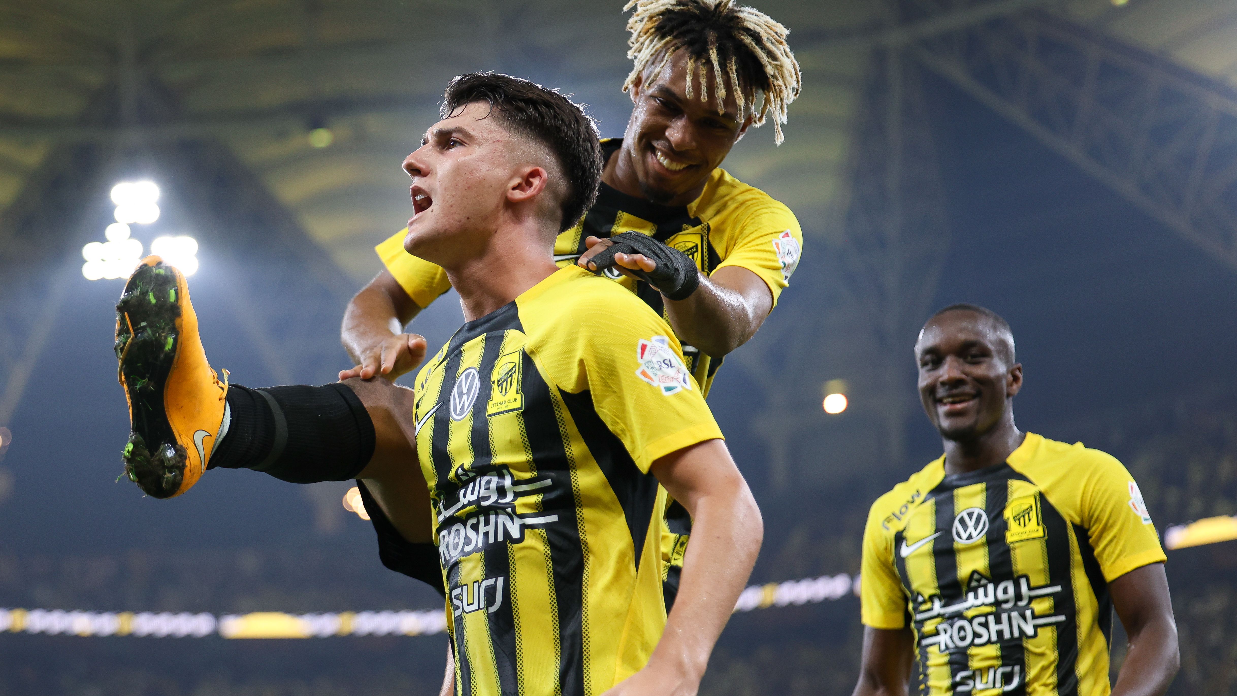 images-v3-getty-2208909886-crop-MM5DIOBXGI5DENZUGE5G433XMU5DAORSGU2A====-GettyImages-2208909886