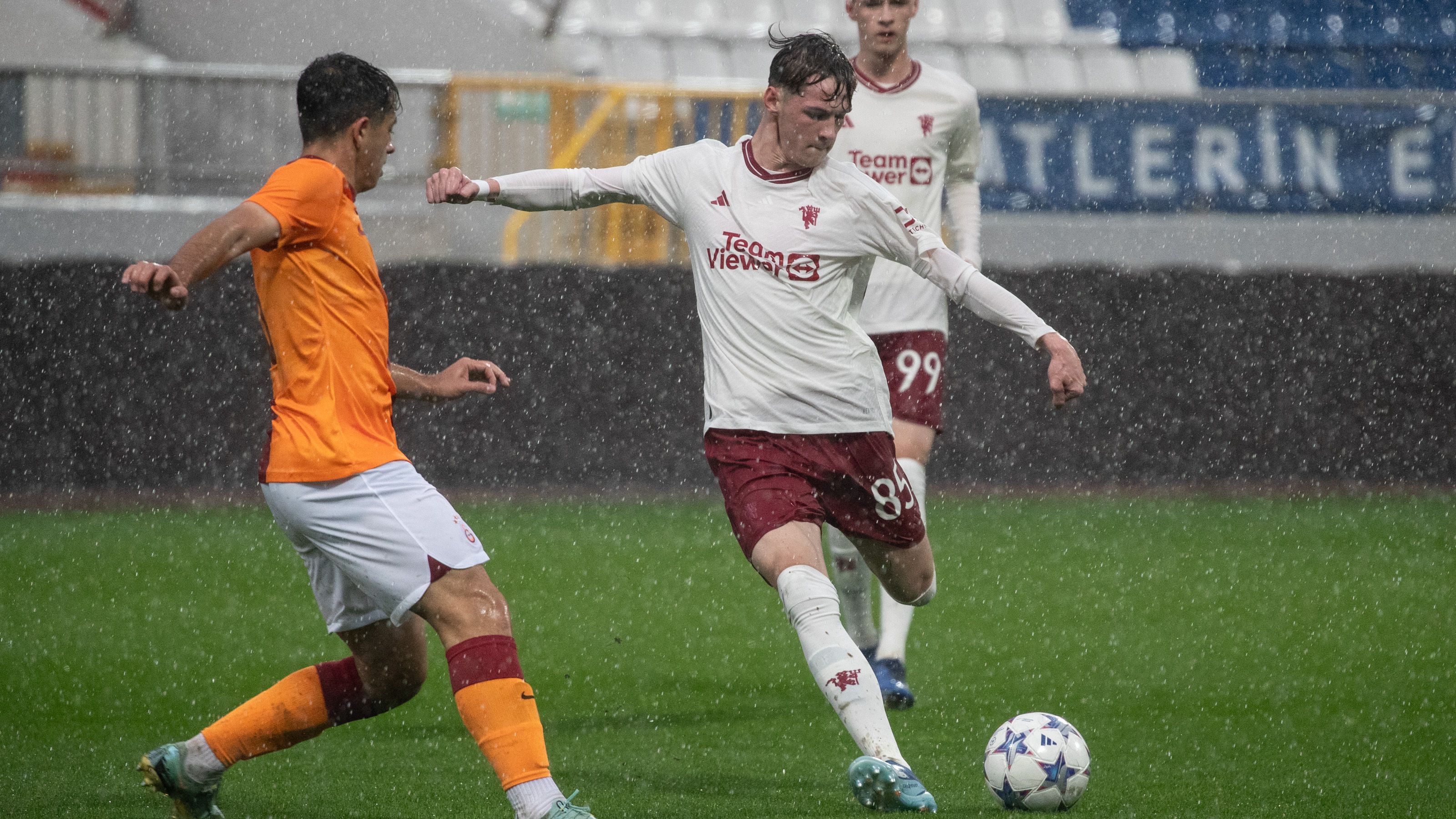 images-v3-getty-1820237664-crop-MM5DGMRQGA5DCOBQGA5G433XMU5DAORRGY4A====-GettyImages-1820237664