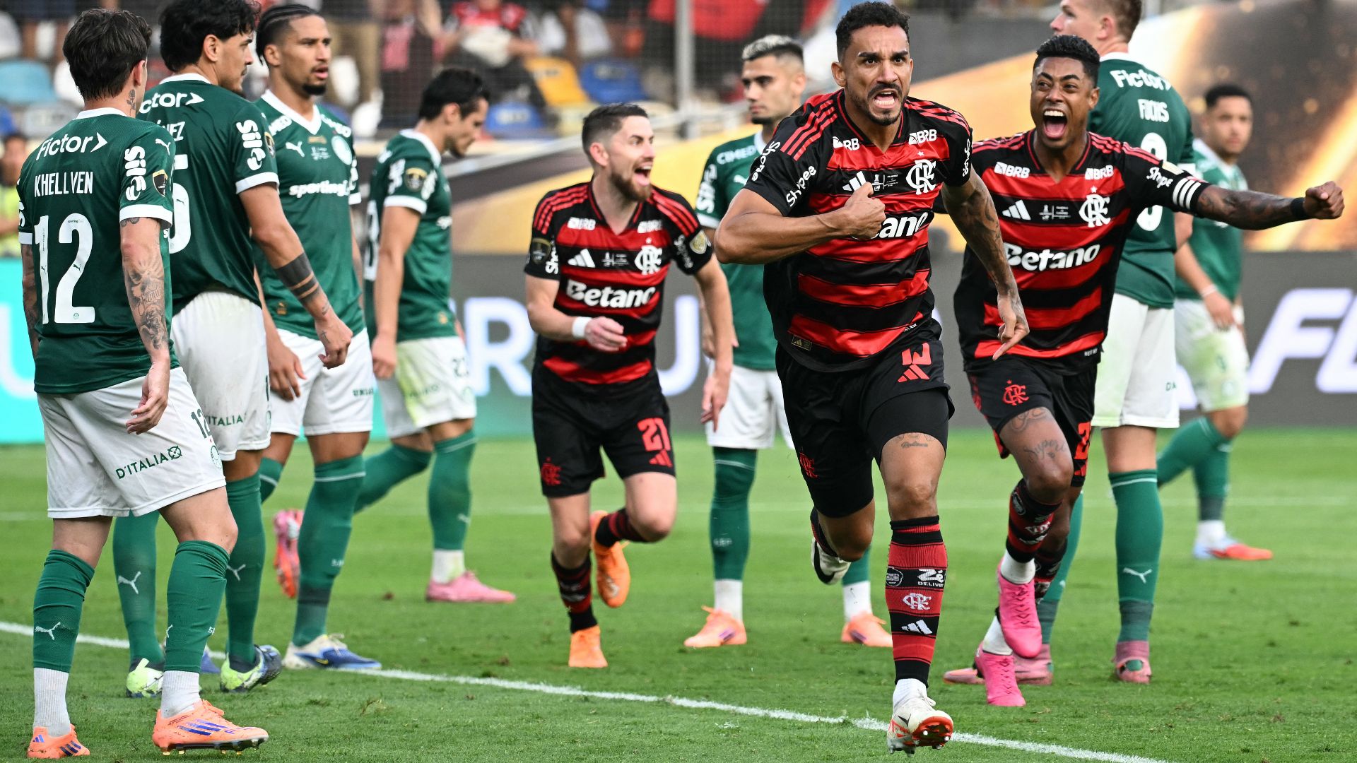 images-v3-blt4a45ccc761dfee51-Danilo%20Flamengo%20Palmeiras%20Libertadores