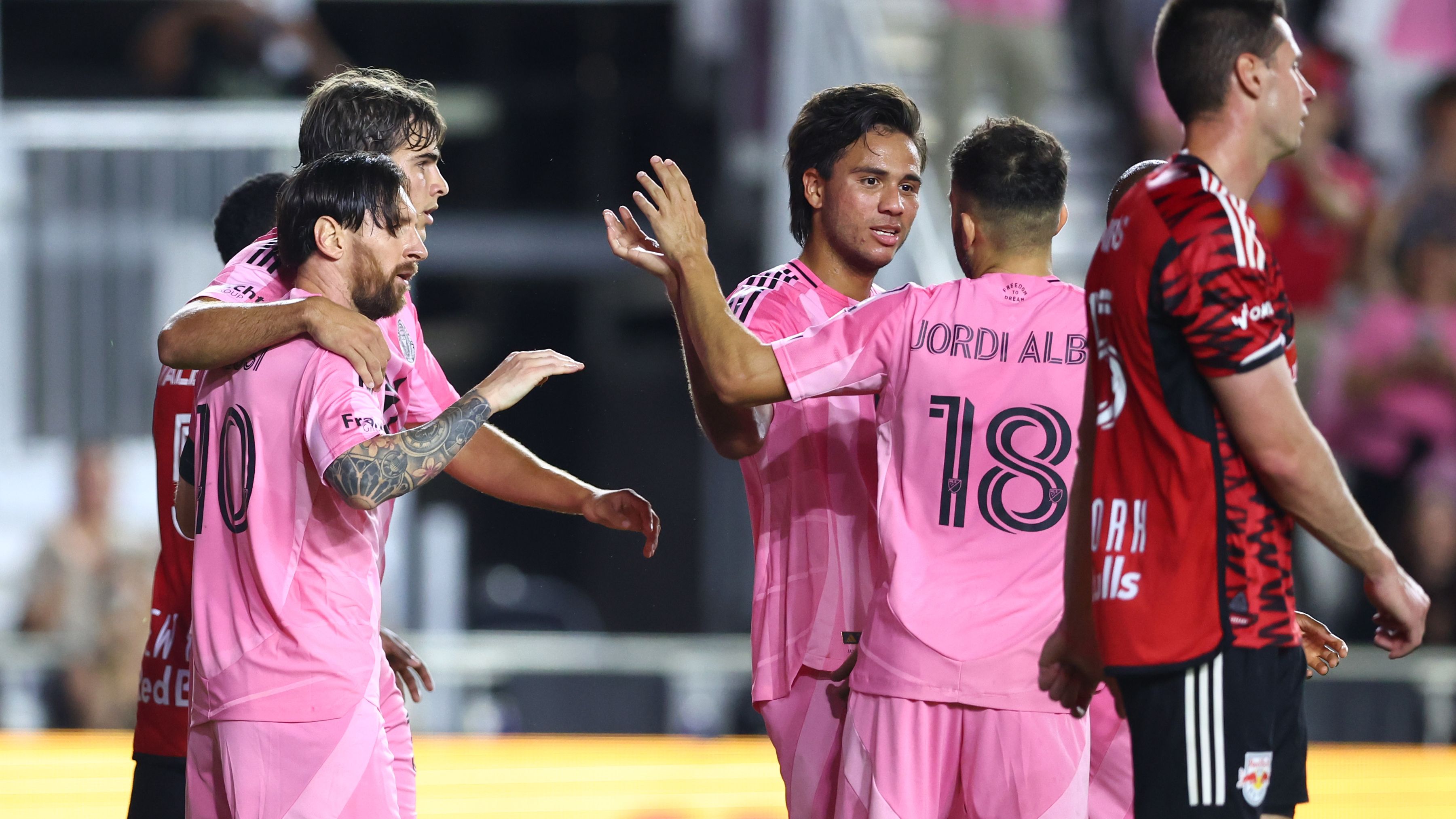 images-v3-getty-2213267407-crop-MM5DGNRQGE5DEMBSGY5G433XMU5DAORRHA4A====-GettyImages-2213267407