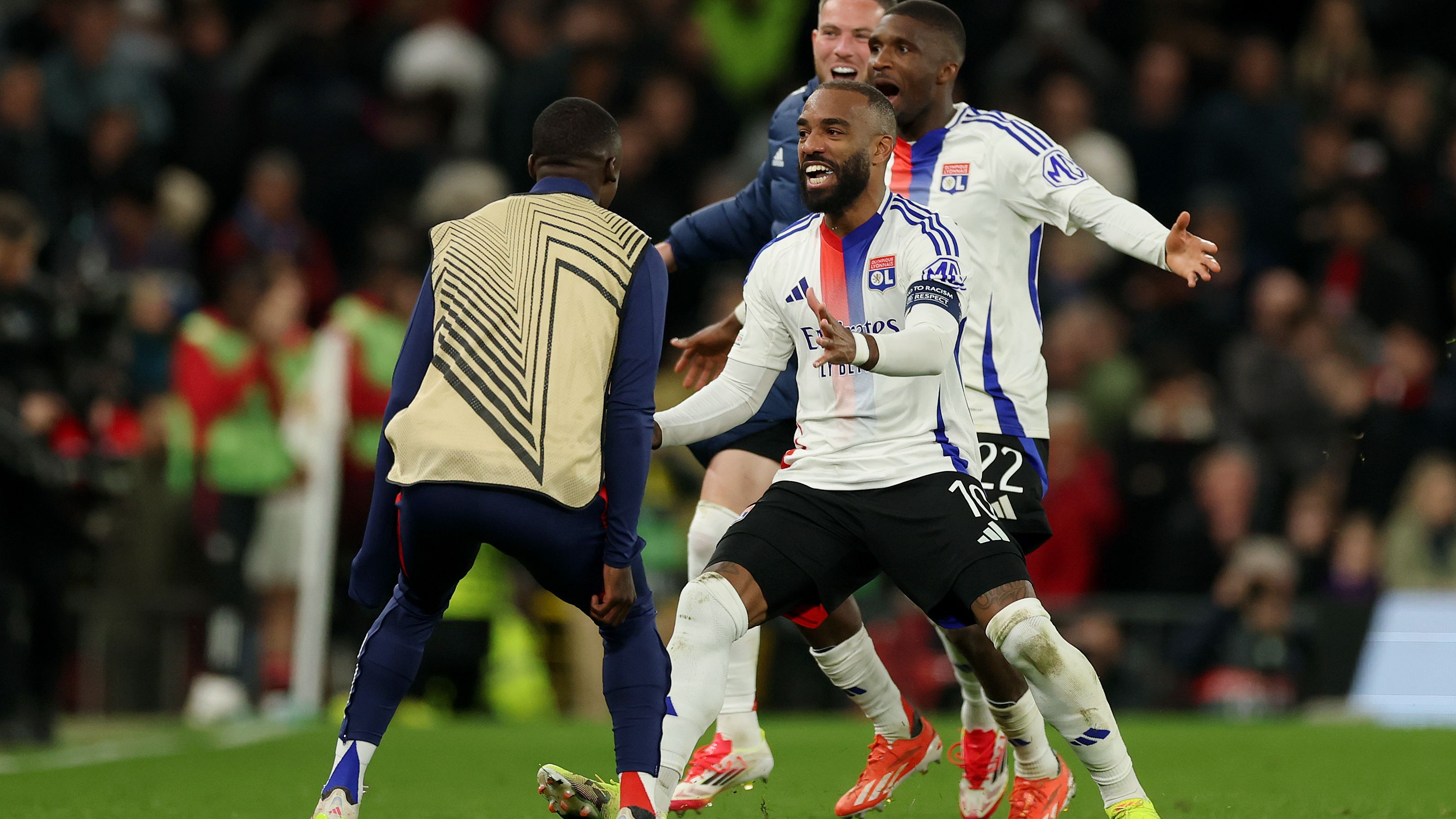 images-v3-getty-2210791110-crop-MM5DGMRUGE5DCOBSGM5G433XMU5DAORRGY4Q====-GettyImages-2210791110