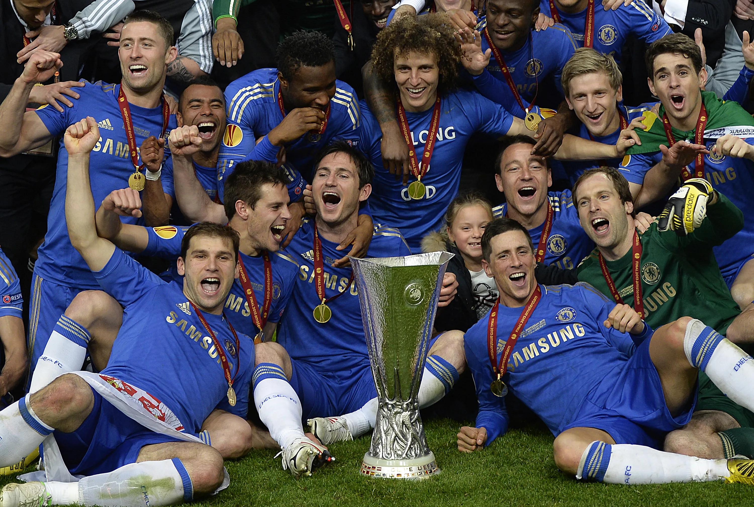 transform-4e20cda2-dc89-4b8b-b8b9-23a2d79fa447-FCWC-2025-Chelsea-trophies-240425