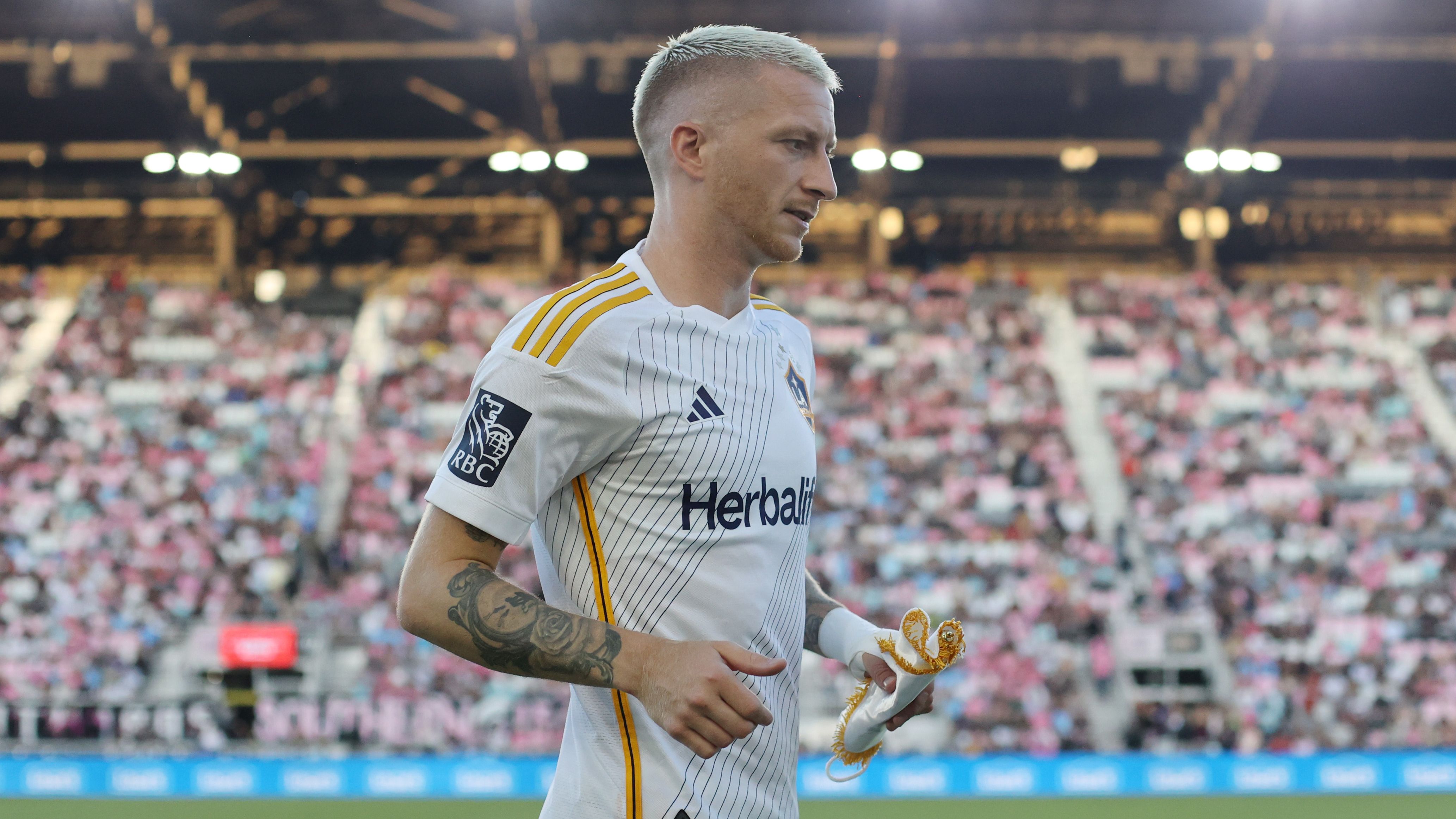 images-v3-getty-2230506398-crop-MM5DIMJTGI5DEMZSGQ5G433XMU5DAORSGE2Q====-GettyImages-2230506398