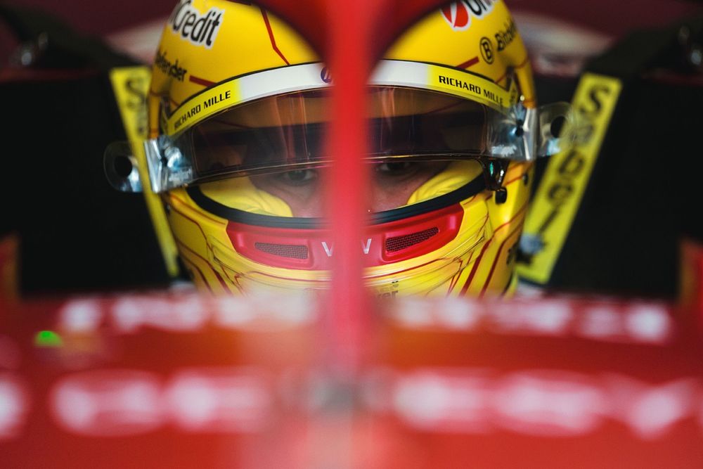 images-mgl-6n9ZmKeY-s1000-lewis-hamilton-ferrari
