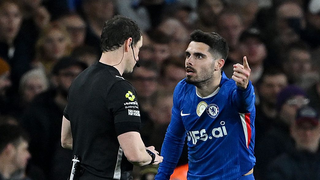 images-v3-getty-2264237615-crop-MM5DCMBUGQ5DKOBXHJXG653FHIYDUNRY-GettyImages-2264237615