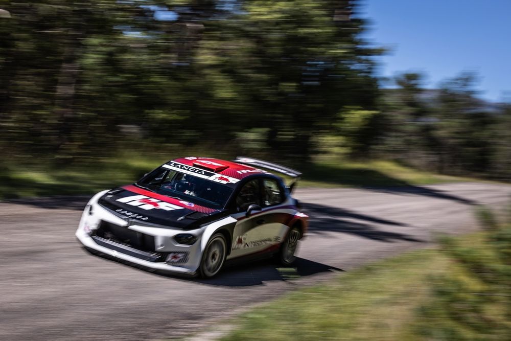 images-mgl-2d1kg5nY-s1000-lancia-ypsilon-rally2-hf-integ